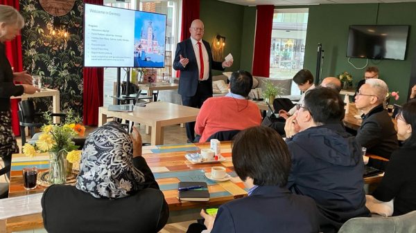 Delegatie uit Singapore in Gennep