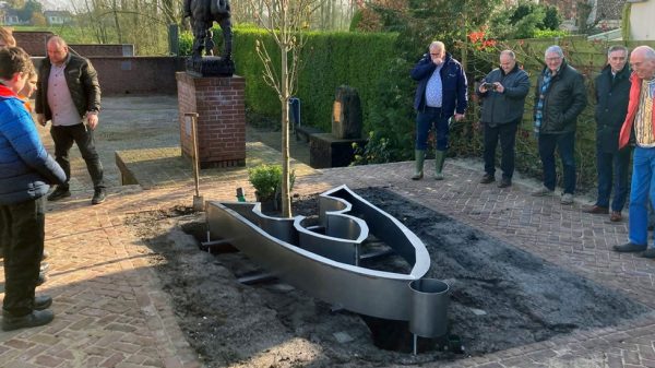 Op 25 maart werd op het Vrijheidsplein in Gennep het Veteranen Anjerperk onthuld, inclusief een cortenstalen veteranenlogo