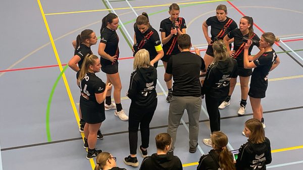 VIOS/SPES blijft winnen: Maud van Bergen schittert tegen Oranje-Wit