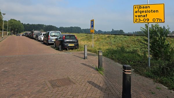 Hier komt een laadpaal