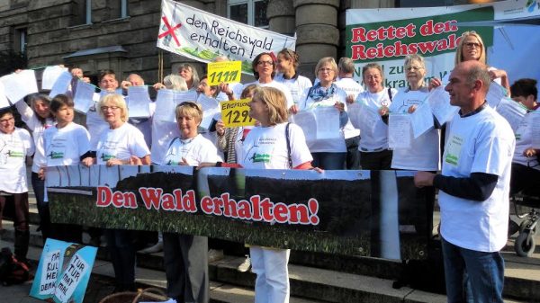 Bus naar Düsseldorf voor windturbineprotest