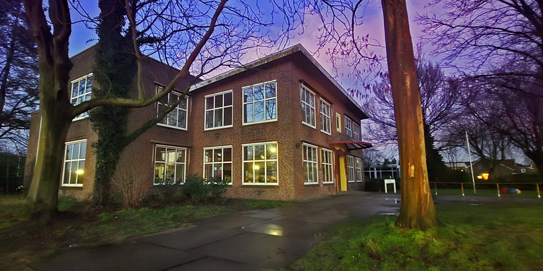 Sober schoolgebouw van de Maria Goretti aan de Picardie in Gennep