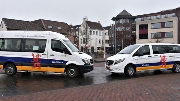 Wensbus Gennep Jan Tomasila