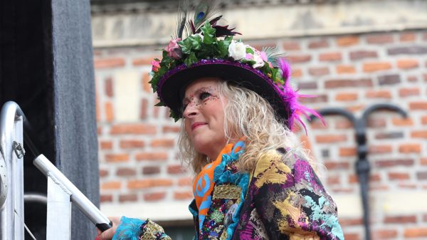 Carnavalshit: 22 jaar Mè.rtzitting Monique Peters-Heijnemans