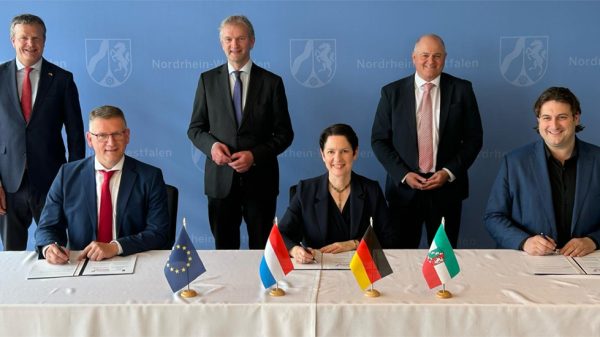 Nederland en Noordrijn-Westfalen (NRW) intensiveren samenwerking land- en bosbouw met ondertekening intentieverklaring