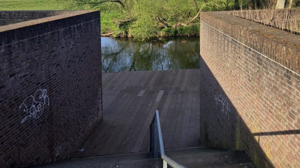 Niersvlonder Gennep Houtkade Terras langs de Niers komt terug