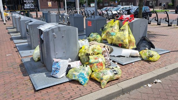 dwarsliggert column zien afval