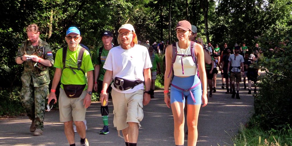 Nijmeegse Vierdaagse door het hart van Gennep 2025 doortocht (4)