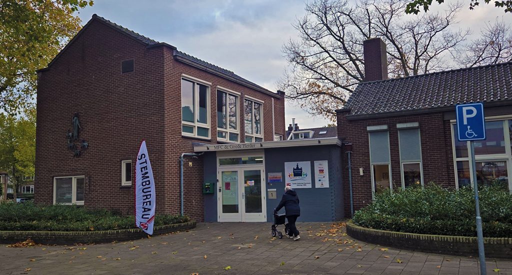 Thuisblijven Stemlokaal Gennep verkiezingen Wilders.jpeg
