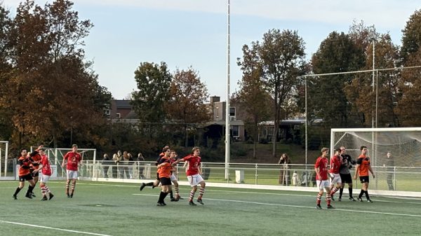 Vitesse '08 laat zege glippen tegen sv Oostrum