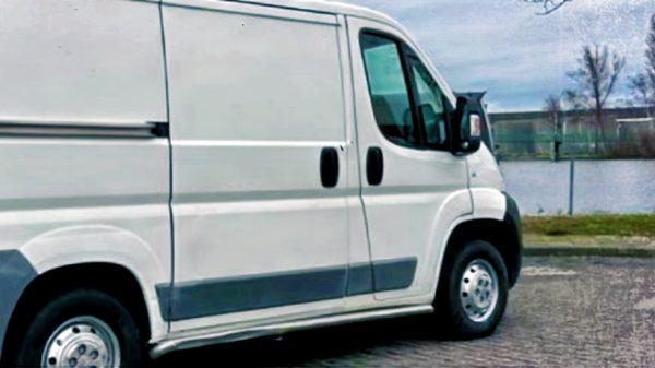 lokbus Kijk niet weg