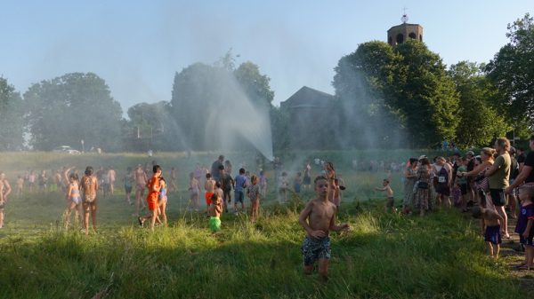 Het waterspektakel van Brandweer Gennep